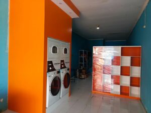Outlet Laundry dengan Warna Korporat