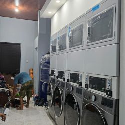 Mesin Laundry Front Loading Komersial